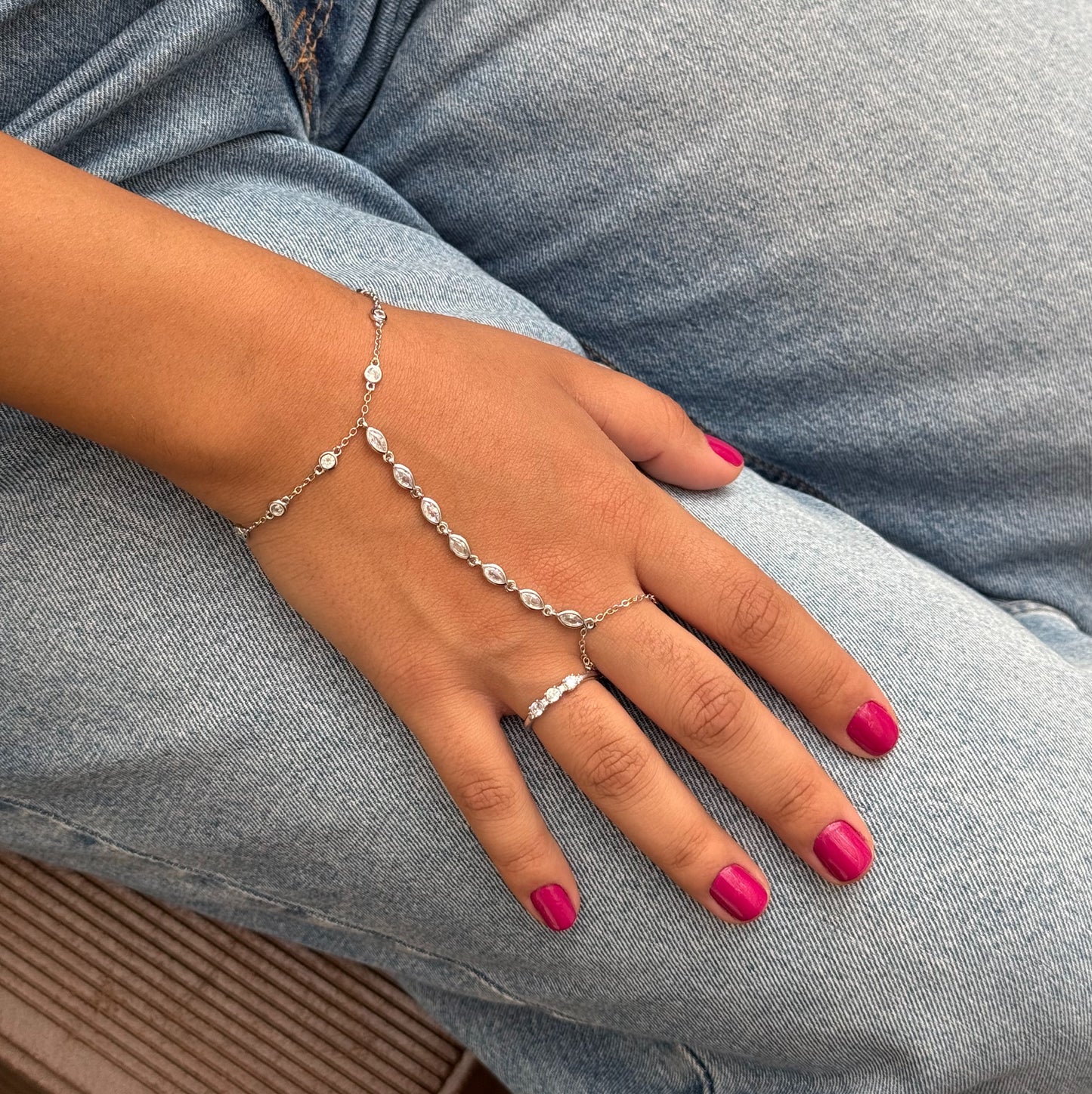 Pulseira de Mão Priya