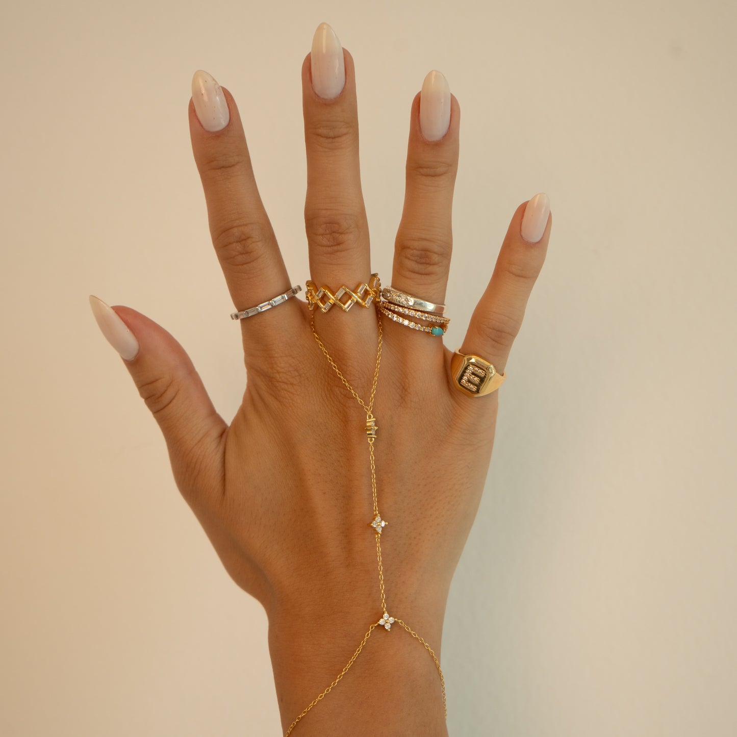 Pulseira de Mão Zahra