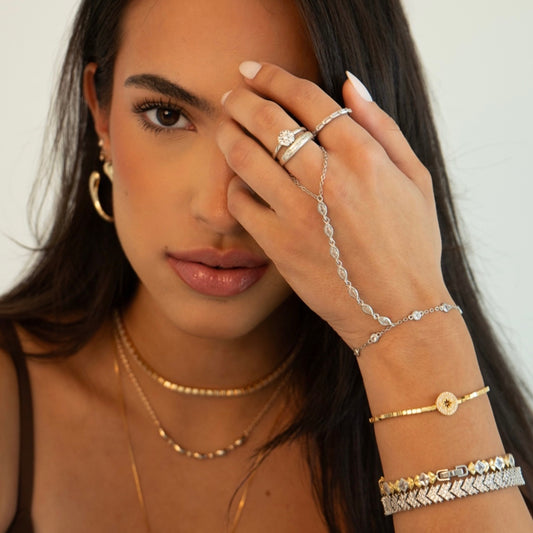 Pulseira de Mão Priya
